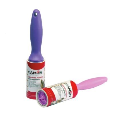Brush to remove pet hair