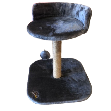 Arbre à chat gris avec griffoir.